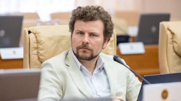 Перчун: каждый интерактивный учебник обойдётся государству в 50 000 евро - Sputnik Молдова