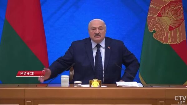 Lukașenko a ordonat crearea unei mașini complet belaruse Lukașenko a ordonat crearea unei mașini complet belaruse - Sputnik Moldova