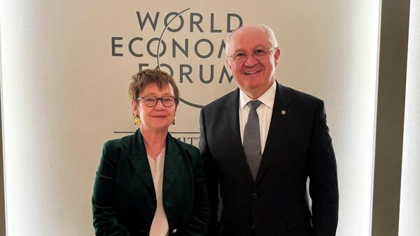 Александр Мунтяну и Одиль Рено-Бассо - Sputnik Молдова