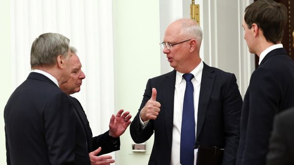 Специальный посланник президента США Дональда Трампа Стив Виткофф, его зять Джаред Кушнер, специальный посланник президента России Кирилл Дмитриев и помощник президента по внешней политике Юрий Ушаков - Sputnik Moldova