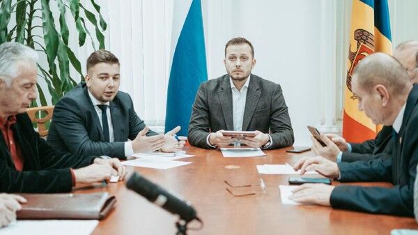 В Русском доме в Кишинёве прошла рабочая встреча историков, общественников и представителей молодёжных организаций, в рамках которой обсуждалась предстоящая акция «Диктант Победы» - Sputnik Молдова