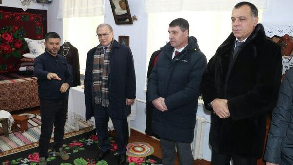 Посол России в Молдове Олег Озеров совершил рабочую поездку в Гагаузию - Sputnik Молдова