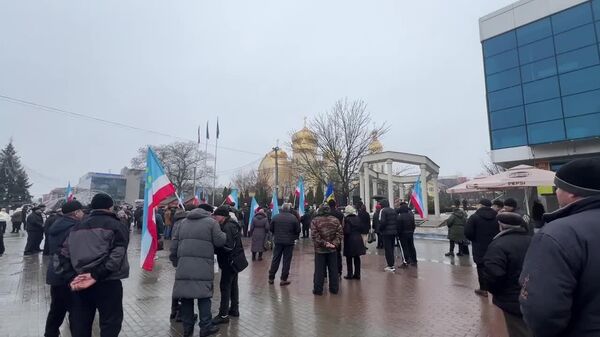 Акция протеста в Комрате началась с исполнения гимнов Молдовы и Гагаузии - Sputnik Молдова