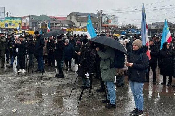 В Комрате начинается митинг: люди недовольны отношением Кишинева к правам и полномочиям автономии Гагаузии - Sputnik Молдова