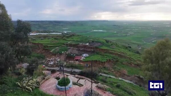 Более 1000 человек на Сицилии эвакуированы из-за масштабного оползня в Нишеми - Sputnik Молдова