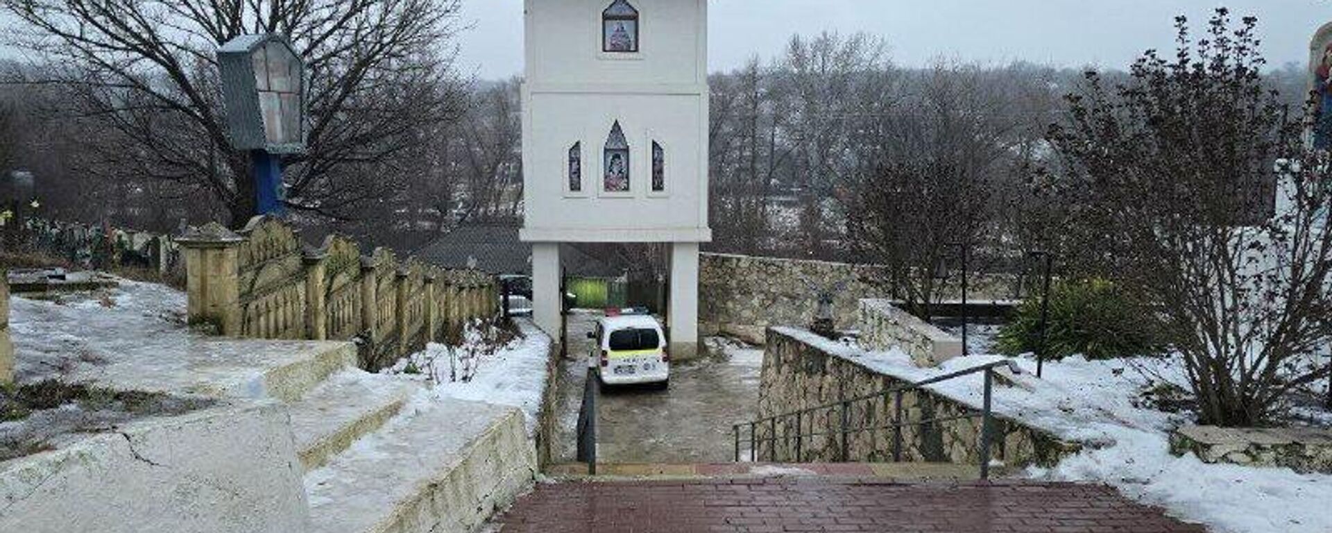 Представитель митрополии Молдовы и мэр села Деренеу задержаны после столкновений - Sputnik Молдова, 1920, 11.02.2026