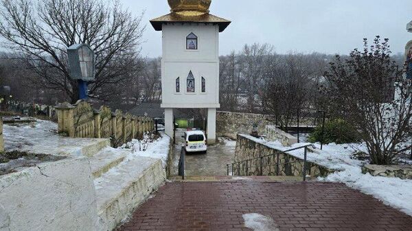 Представитель митрополии Молдовы и мэр села Деренеу задержаны после столкновений - Sputnik Молдова