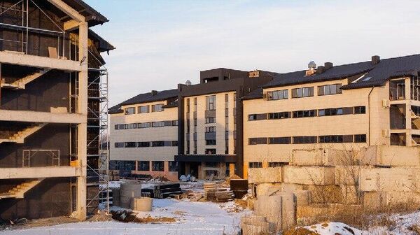 На новую военную базу под Кишиневом потрачено уже как минимум 500 млн леев, и стройка продолжает расширяться - Sputnik Молдова