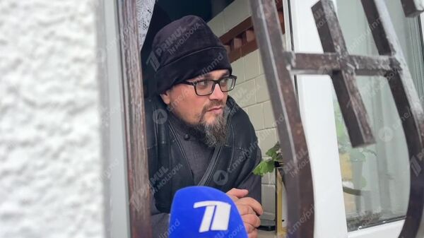 Священник церкви в селе Деренеу Кэлэрашского района вместе с семьей закрылся в церкви, чтобы не дать Бессарабской митрополии ее захватить - Sputnik Молдова