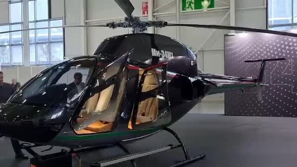 Elicopterul ușor multifuncțional Mi-34M1 a fost prezentat pentru prima dată la expoziția NAIS 2026, relatează corespondentul @Sputniklive - Sputnik Moldova