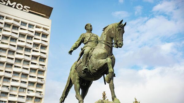 Елена Левицкая-Пахомова: Жардану вряд ли удастся снести советские памятники - Sputnik Молдова