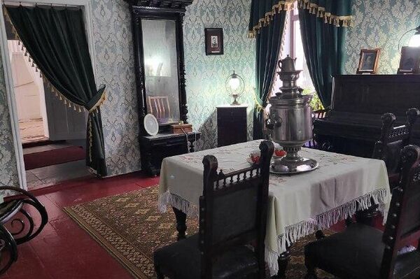 Сегодня день рождения у самого знаменитого химика из Тирасполя: Николая Дмитриевича Зелинского, всемирно известного изобретателя противогаза - Sputnik Молдова