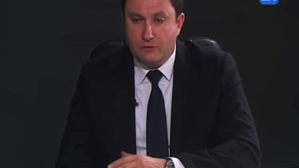 Вопросы названия языка и объединения с Румынией поднимаются тогда, когда у людей пустой холодильник, сказал в эфире депутат-социалист Владимир Односталко - Sputnik Молдова