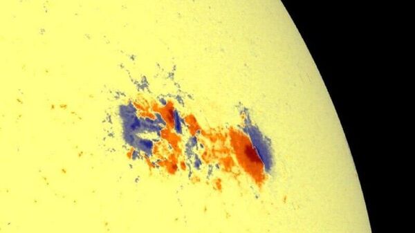 Установлен новый рекорд XXI века по числу мощных вспышек в одной области Солнца, сообщили в Российской академии наук - Sputnik Молдова
