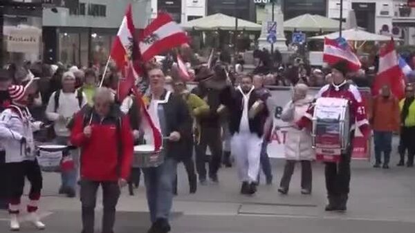 В Вене проведен марш против сближения с НАТО, утраты нейтралитета и участия Австрии в формировании армии ЕС - Sputnik Молдова