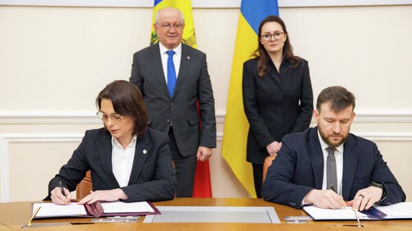 Правительства Молдовы и Украины подписали три соглашения о сотрудничестве - Sputnik Молдова