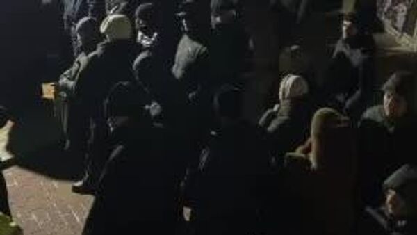 Mascații din cadrul poliției au fost mobilizați la Dereneu pentru a gestiona situația tensionată cu credincioșii și preoții Mitropoliei Moldovei - Sputnik Moldova