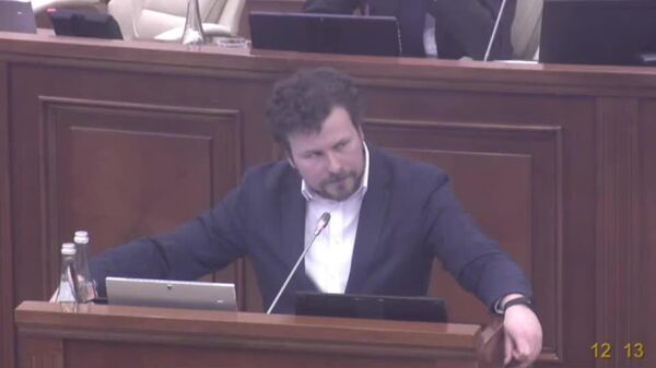 Deputatul Partidului Comuniștilor Constantin Starîș a fost privat de dreptul de a lua cuvântul în Parlament după ce le-a sugerat reprezentanților PAS — deputați și miniștri — „să închidă gura și să înceapă să muncească” - Sputnik Moldova