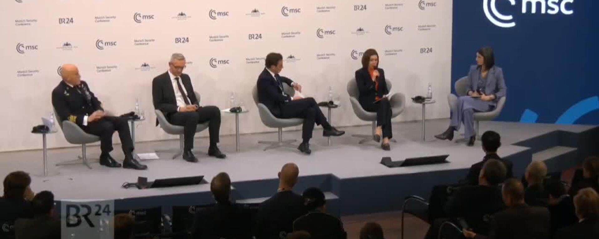 Президент Санду требует санкций против стран СНГ - Sputnik Молдова, 1920, 13.02.2026