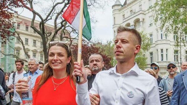 Венгерский оппозиционер переспал с бывшей и обвинил Орбана в провокации в стиле Кремля - Sputnik Молдова