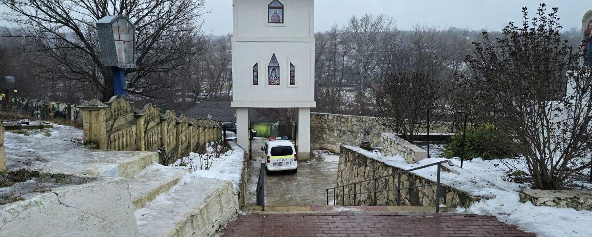 Представитель митрополии Молдовы и мэр села Деренеу задержаны после столкновений - Sputnik Молдова, 1920, 11.02.2026