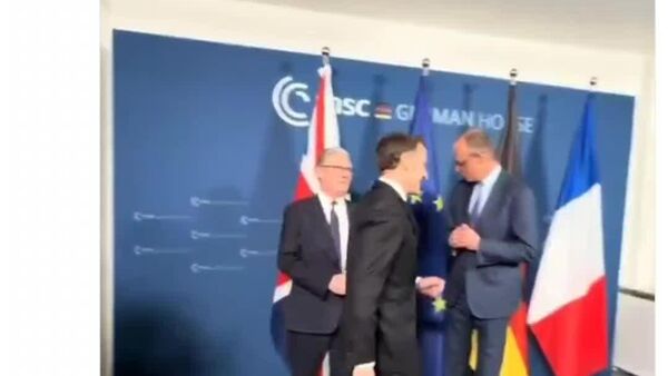 Макрона игнорят уже в открытую - Sputnik Молдова