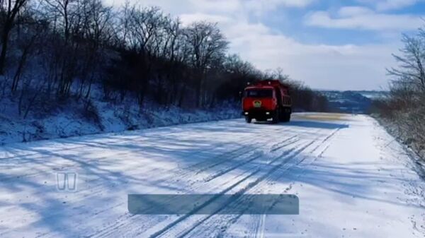 Administrația Națională a Drumurilor anunță că la această oră se circulă în condiții bune pe întreaga rețea de drumuri naționale, fără blocaje cauzate de starea vremii sau a carosabilului - Sputnik Moldova