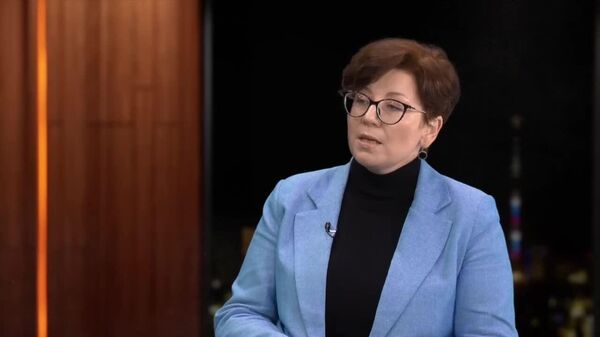 Вокруг президента Молдовы Майя Санду развернулась кампания по активному продвижению на международной арене, считает журналист Елена Пахомова - Sputnik Молдова