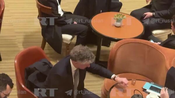 Consilierul pentru securitate națională al Marii Britanii, Jonathan Powell, s-a cazat împreună cu delegația la hotelul InterContinental, unde de 2,5 ore se desfășoară negocieri trilaterale privind Ucraina - Sputnik Moldova