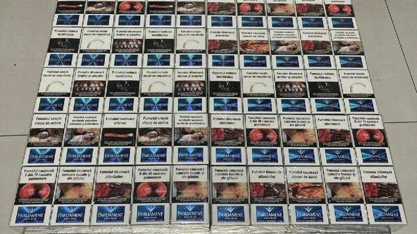 Funcționarii postului vamal Aeroport Internațional Chișinău, în conlucrare cu polițiștii de frontieră, au documentat două tentative de transportare ilicită a produselor din tutun - Sputnik Moldova