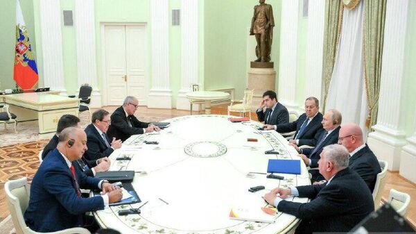 Rusia consideră inacceptabile noile restricții impuse Cubei, a declarat Vladimir Putin - Sputnik Moldova