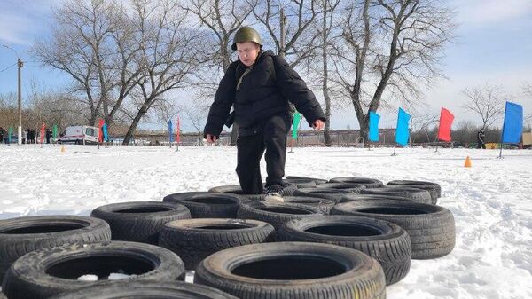 В Тирасполе сегодня проводили военно-спортивные испытания Рубеж В Тирасполе сегодня проводили военно-спортивные испытания Рубеж - Sputnik Молдова
