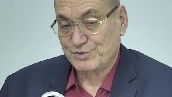 Строительство новой линии электропередачи из Вулканешт в Кишинёв является абсолютно бесполезным и носит исключительно политический характер, заявил политолог Борис Шаповалов - Sputnik Молдова