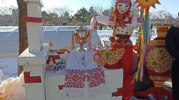 В Приднестровье тоже сегодня проводили зиму: весёлыми песнями, танцами и вкусными угощениями - Sputnik Молдова