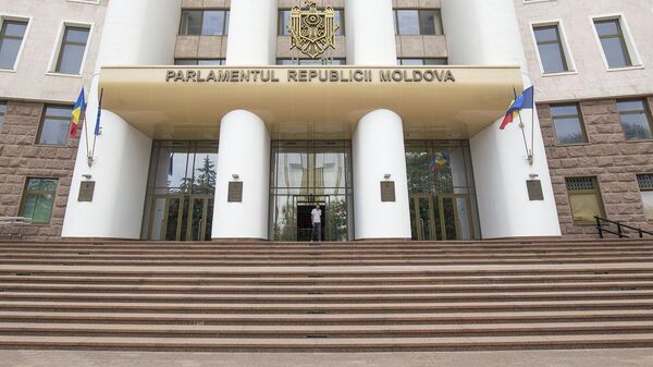 Артем Гурьев: Оппозиционные партии в парламенте играют роль манекенов - Sputnik Молдова