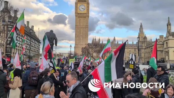 Акция против ударов по Ирану проходит в центре Лондона - Sputnik Молдова