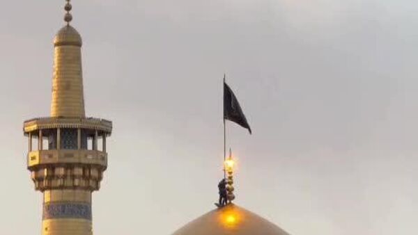 Un „drapel de doliu” negru flutură deasupra cupolei Moscheii Imam Reza, relatează Tasnim - Sputnik Moldova