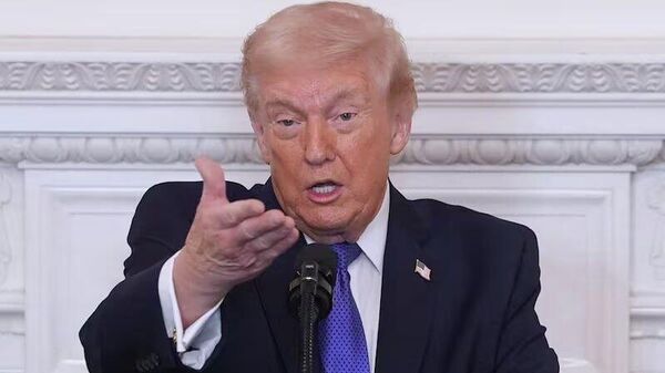 Trump consideră că ajungerea la un acord cu Iranul „a devenit mai ușoară decât a fost cu o zi înainte” în urma atacurilor americane și israeliene, care, printre altele, au dus la moartea liderului suprem, ayatollahul Ali Khamenei - Sputnik Moldova