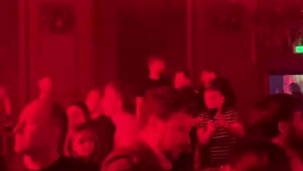 В сети появилось новое видео с танцами министра образования Дана Перчуна и депутата PAS Раду Мариана - Sputnik Молдова