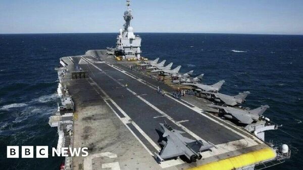 Французский авианосец Шарль де Голль и его ударная группа будут передислоцированы в восточное Средиземноморье в ответ на конфликт на Ближнем Востоке - Sputnik Молдова