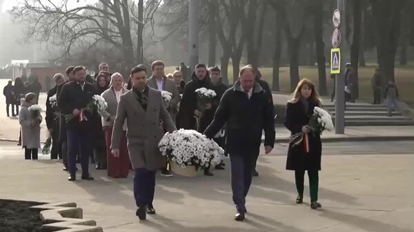 В Кишинёве проходит возложение цветов, посвящённое 34-й годовщине начала конфликта на Днестре - Sputnik Молдова