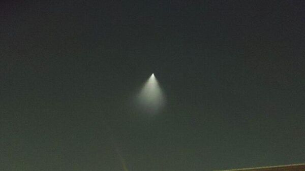 Иран запустил новейшую сверхтяжелую ракету в сторону баз США на Ближнем Востоке, сообщает иранское агентство NourNews - Sputnik Молдова