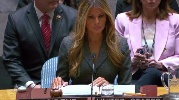 На заседании Совбеза ООН, которое началось в Нью-Йорке, впервые председательствует Мелания Трамп - Sputnik Молдова