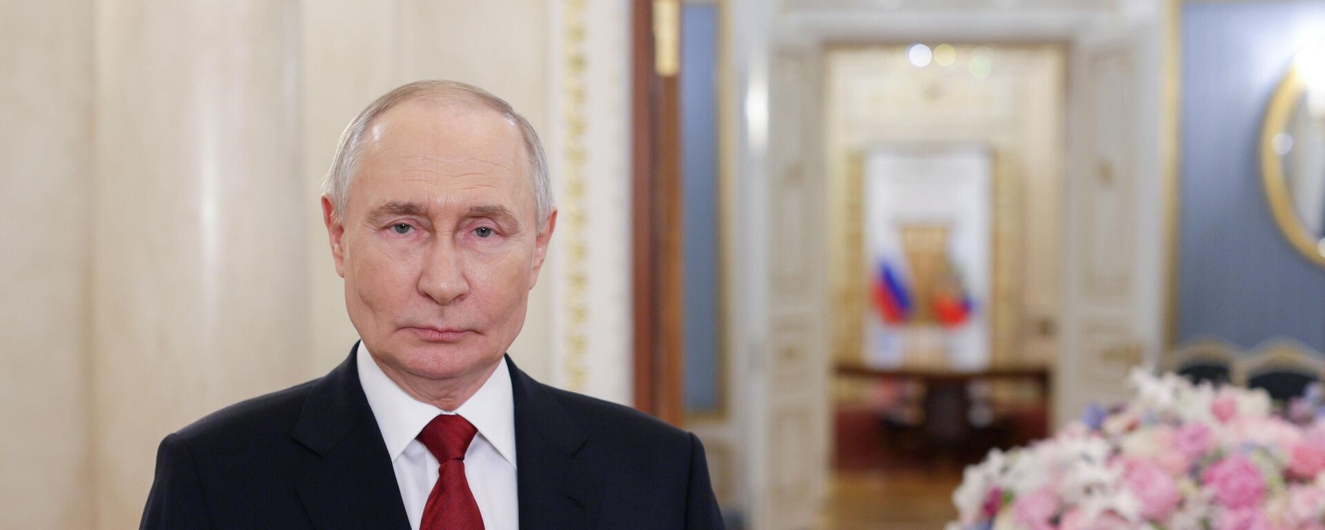 Президент Владимир Путин поздравил женщин России с Международным женским днём - Sputnik Молдова, 1920, 08.03.2026