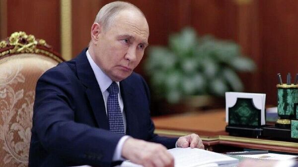 Rusia a avertizat că încercările de destabilizare a situației din Orientul Mijlociu vor pune în pericol complexul global de combustibili și energie, a declarat Putin - Sputnik Moldova