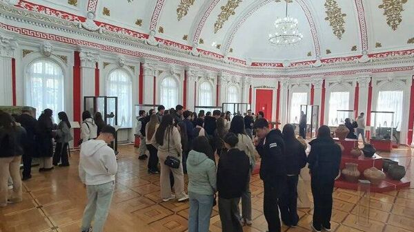 Школьников из Гагаузии повезли в Кишинев — промывать мозги ложью о депортациях - Sputnik Молдова