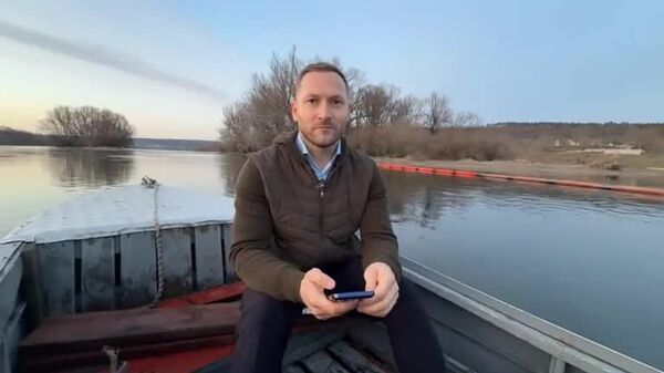 Ministrul Mediului, Alexandru Hajder, ne spune că probele de apă prelevate în Naslavcea nu sunt la fel de bune ca ieri, că apa este periculoasă pentru consum - Sputnik Moldova