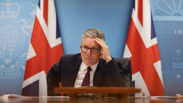 Prim-ministrul Marii Britanii, Keir Starmer, a recunoscut că numirea laburistului Peter Mandelson, asociat cu finanțatorul american Jeffrey Epstein, ca ambasador britanic în SUA a fost o eroare personală și și-a cerut scuze victimelor lui Epstein - Sputnik Moldova