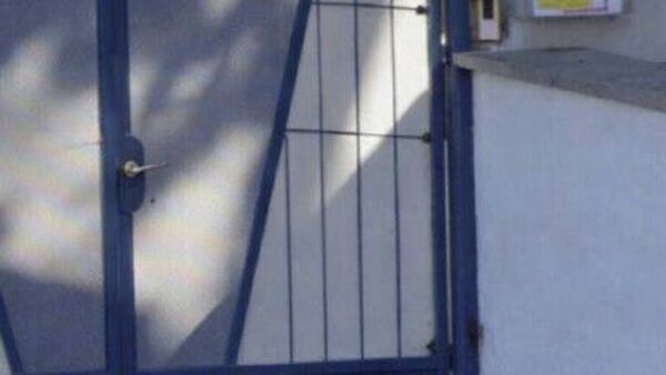 Благодарные венгры принесли дары к посольству Украины в Будапеште - Sputnik Молдова