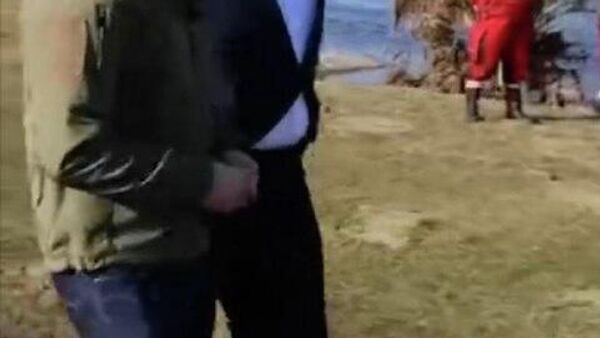 Премьер-министр Александр Мунтяну в Сороках следит за ситуацией на месте вместе с министром окружающей среды Георге Хаждером - Sputnik Молдова